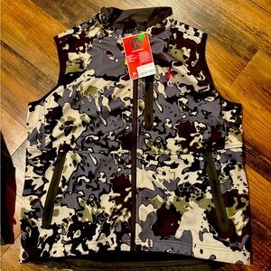 Brand new Killik hunting vest & Brand new 34x32 gray killik hunting pants.